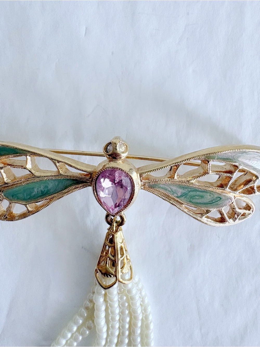 Avon Gold Tone Dragonfly Brooch Green Enamel Wings, Pink Stone & Pearl Tassel - Picture 3 of 8